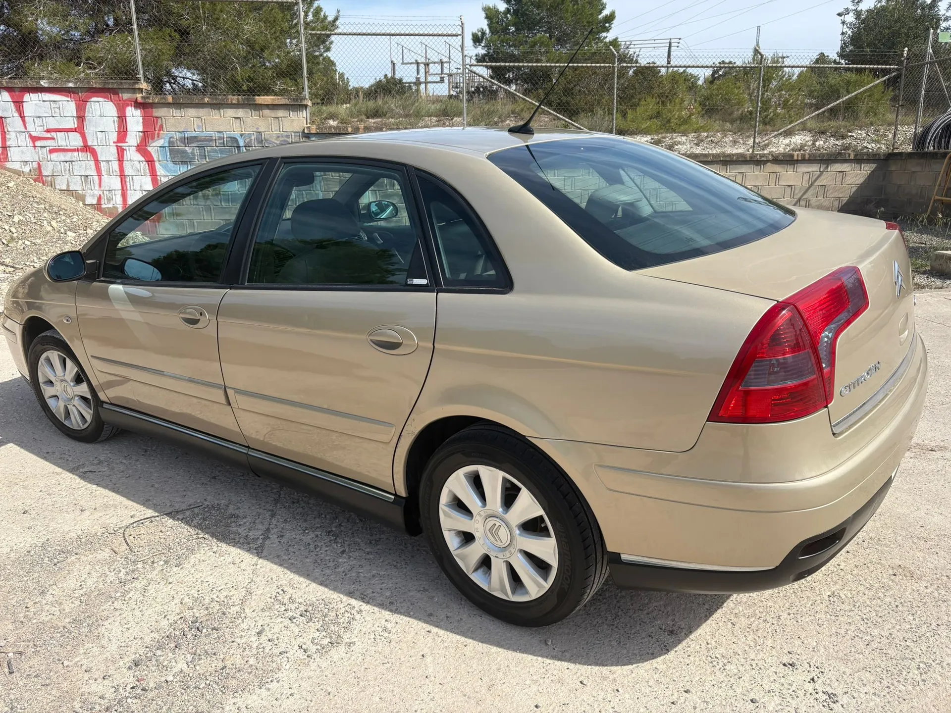 Citroën C5 Exclusive, acabado de lujo con cuero y techo 3