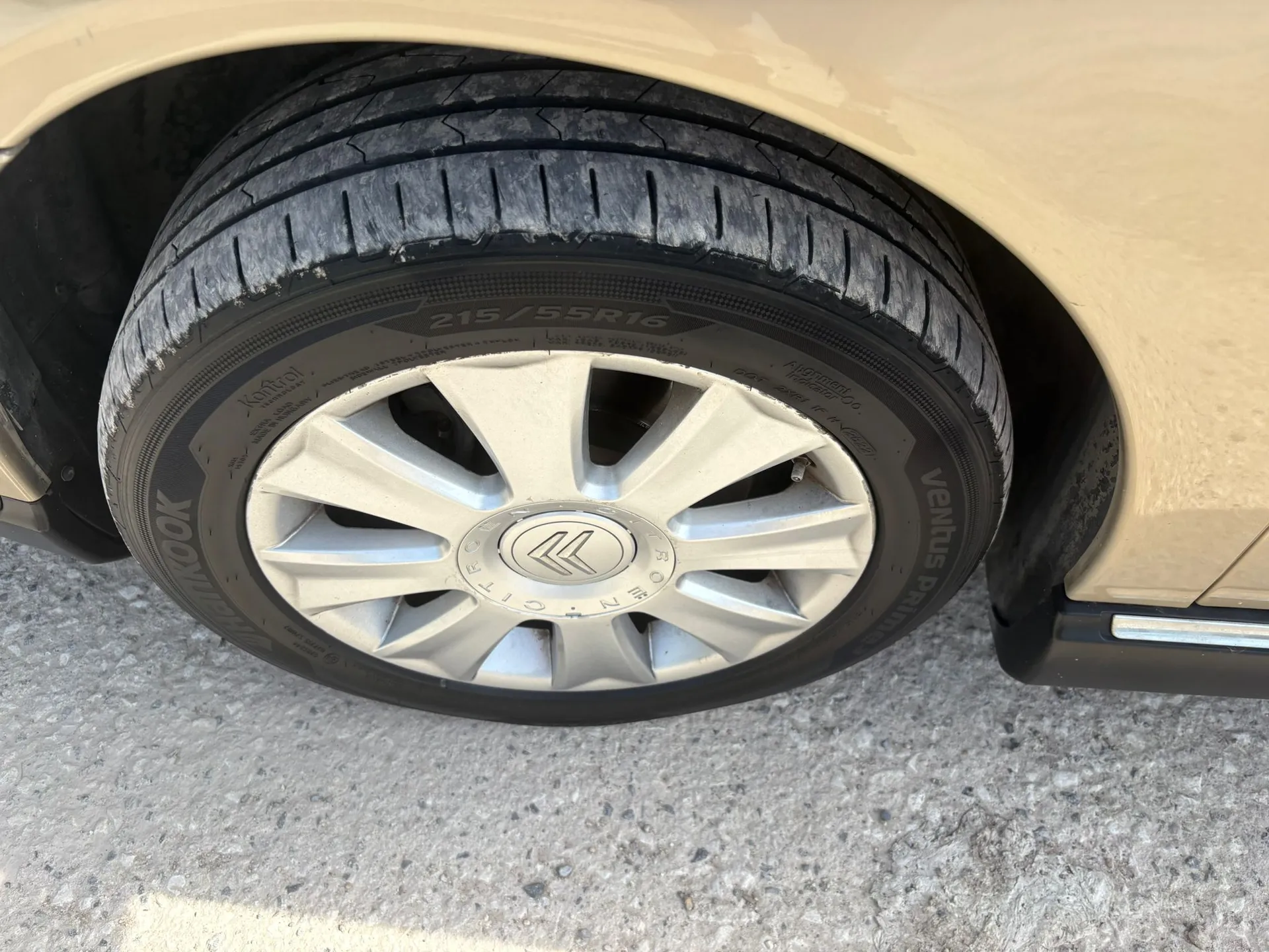Citroën C5 Exclusive, acabado de lujo con cuero y techo 2
